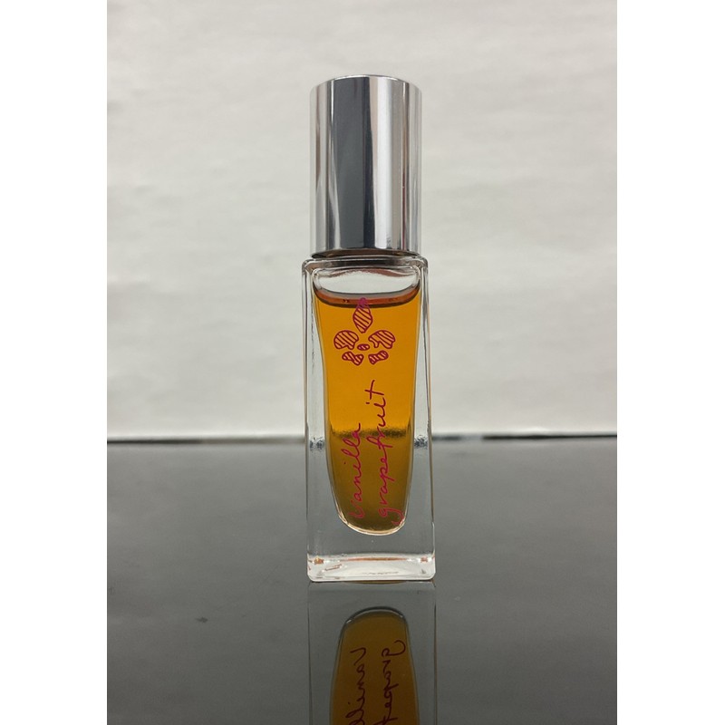 Lavanila Laboratories Vanilla Grapefruit Fragrance Mini Rollerball 5 ml.