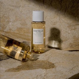 SKIN1004 Madagascar Centella Toning Toner - Tónico Facial Hidratante Coreano con ácido hialurónico y 84 de extracto de Centella Asiática de...        