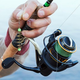 BESPORTBLE 24Pcs Fishing Bait Trap Cage Carbon Steel Spring Feeder Basket Holder with Luminous Beans Lure Fishing Bait Cages Fishing Accessories