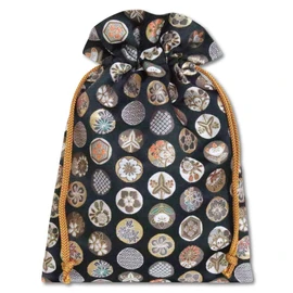 Drawstring Nishijin Textile Brocade (Maruka Crest (Black))
