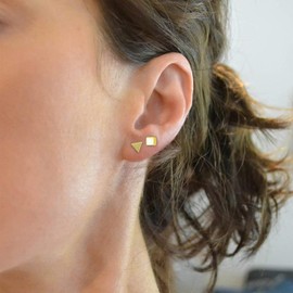 Gold Stud Earrings for Women Geometric Minimalist Earrings Simple Stud Earrings for Girls Circle Bar Earrings Dainty Jewelry Gifts for Women Girls