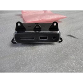 Mopar MEDIA CENTER HUB MOPAR 68141322AA 68289895AA Aux USB