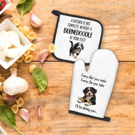 FIicy Bernedoodle Gifts Dog Oven Mitts and Pot Holders Sets, Bernedoodle Dog Gifts Dog Kitchen Accessories Sets, Complete Without a Bernedoodle Dog Heat Resistant Oven Glove Potholders for Kitchen
