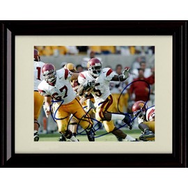 Reggie Bush Autograph Promo Print - USC- Stiff Arm Running The Ball - Framed 8x10