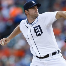 JERYAQTQ Baseball Necklaces for Men Women Ice Collection Necklace Rhinestone Clay Bead Baseball Bling Drip Necklace Cool Gifts for Baseball Players