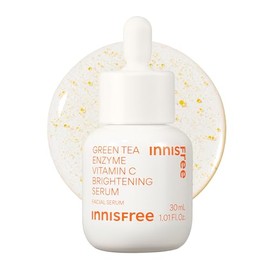 Innisfree Suero de vitamina C de enzima de té verde para aclarar la corrección de manchas oscuras, suero facial coreano para brillo radiante