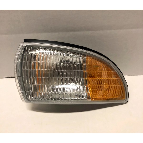 General Motors Genuine GM Front Side Marker Lamp Assembly #5976557