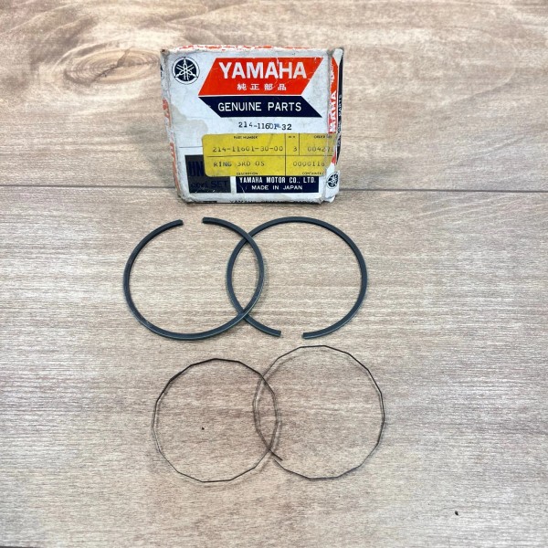 YAMAHA OEM NOS PISTON RINGS / 214-11601-32-00 3RD OVER /