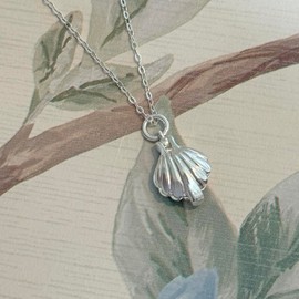 Luck Trader Sterling Silver Seashell Pendant Necklace, Pearl Oyster Design, 925 Stamped