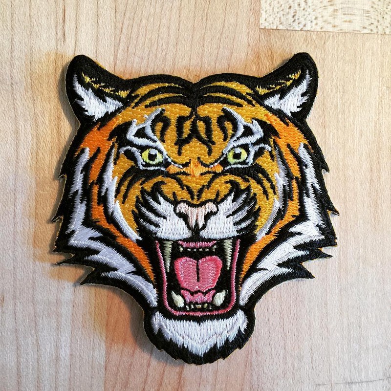 UTOO Embroidered Iron-On Applique Roaring Bengal Striped Souvenir t