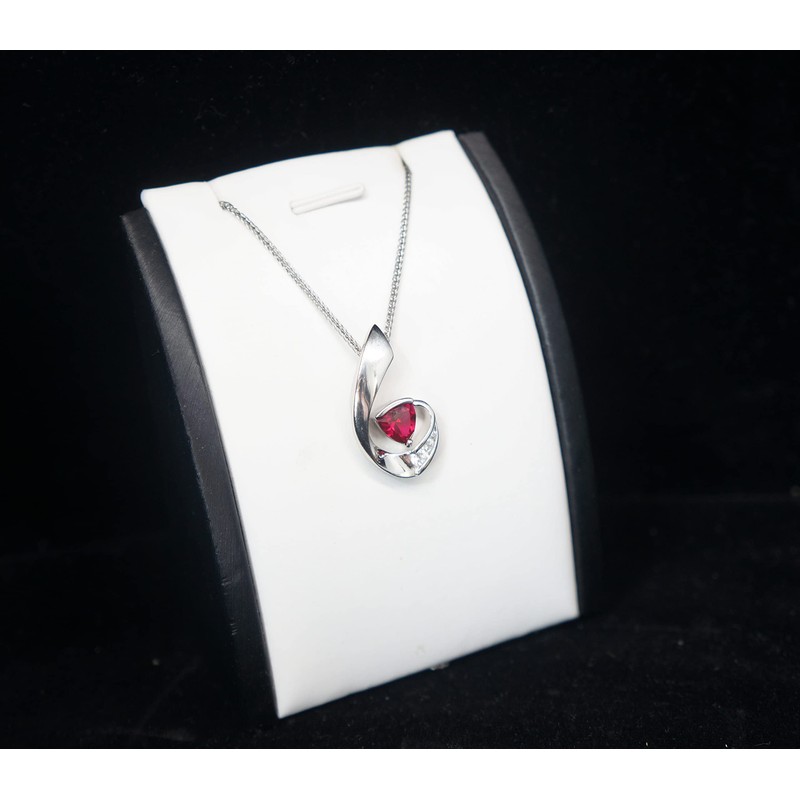 Geometric Ruby Necklace - Decorated with white sapphire - Trillion