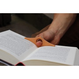 BUNBAN Elegant Page Holder Thumb Ring Solid Wood Thumb Thing Reading Accessory for Books in 3 Sizes (S, M, L) Version 2 (Beech, 20 mm)