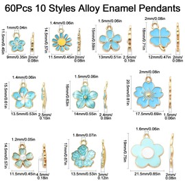 LiQunSweet - 60 piezas de 10 estilos de flores esmaltadas con temática azul de primavera, trébol floral, flor de cerezo y margaritas para bricolaje, joyería, collares, aretes, manualidades
