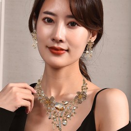 Qlavoca Crystal Flower Jewelry Set for Bride Colorful Statement Necklace & Earrings, Vintage Bridal Accessories for Weddings, Evening Parties Ball Gown, and Formal Event Outfits (Champagne)