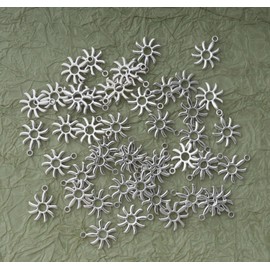 Ruwado 50 Pcs Hollow Sun Charms 1.8 x 1.5 cm Cute Chic Metal Pendants for DIY Jewelry Making Kit Finding Christmas Decoration Bracelet Necklace Thanksgiving Gift Supplies (Antique Silver)