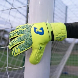 CATCH & KEEP Fly Kids Goalkeeper Gloves - Premium Football Gloves for Kids with Strong, Durable Dragon Grip - Perfect Fit for Boys Goalkeepers, Extra Protection & Easy to Put On