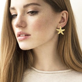 2 Pairs Gold Starfish Earrings Chunky Gold Stud Earrings for Women Trendy Ocean Dangling Earrings Beach Jewelry Gifts