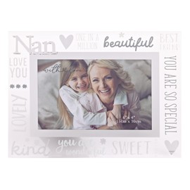 With Love - Glass Picture Frame 3D - Nan - 6" x 4" - Horizontal Single Aperture Free-Standing Easel Back - Memories, Keepsake, Mum, Dad & Kids, Home Gifting & Homeware - H: 22 x W: 17cm.