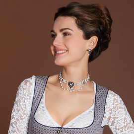 Alpenflüstern Costume Jewellery Set Pearl Corp Chain and Costume Stud Earrings Traditional Heart – Women's Costume Jewellery Costume Set Dirndl Necklace and Costume Earrings (Cream/White) SET057, Zinc