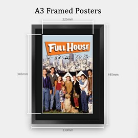 HWC Trading Full House (1987) John Stamos Geschenke Gedrucktes Signiertes Autogramm Poster für Fans von Fernsehn Memorabilien - A3 Gerahmt