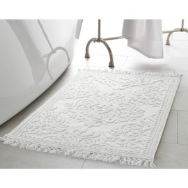 Jean Pierre New York Ricardo Cotton Fringe 27x45 in. Bath Rug, White