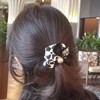 Checkerboard check pearl scrunchie / 바둑판 체크 진주 스크런치