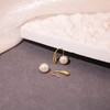 arete de gota de agua con perlas chapados en oro