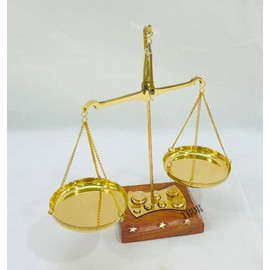 Beautiful Brass Weight Scale Apothecary Balance Scales with Wooden Base Unique Design Apothecary or Jewellery Balance Scale Home & Office Decor