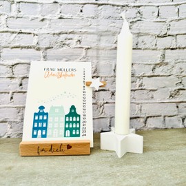 personalisierter Adventskalender mit Häusern, einemVor- oder Nachnamen, 24 Tage, Holzaufsteller graviert, Geschenk Advent