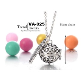 Collar Llamador de Angel - ALA DE ANGEL PLATEADA - Colgante Dije Esfera con Cascabel, Proteccion y Armonia Amuleto Espiritual Energia Positiva Regalo Especial para Mujer Angeles de la Guarda Amuleto de Proteccion Talisman- VA025 Plateada - Escoge el colo