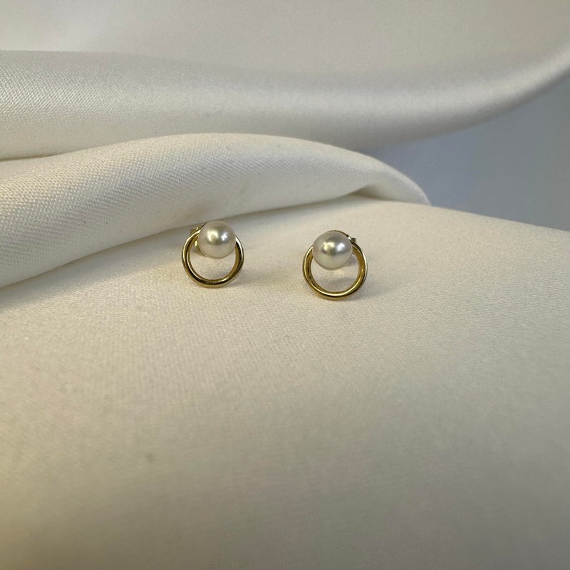 9ct Gold Freshwater Pearl Open Circle Stud Earrings