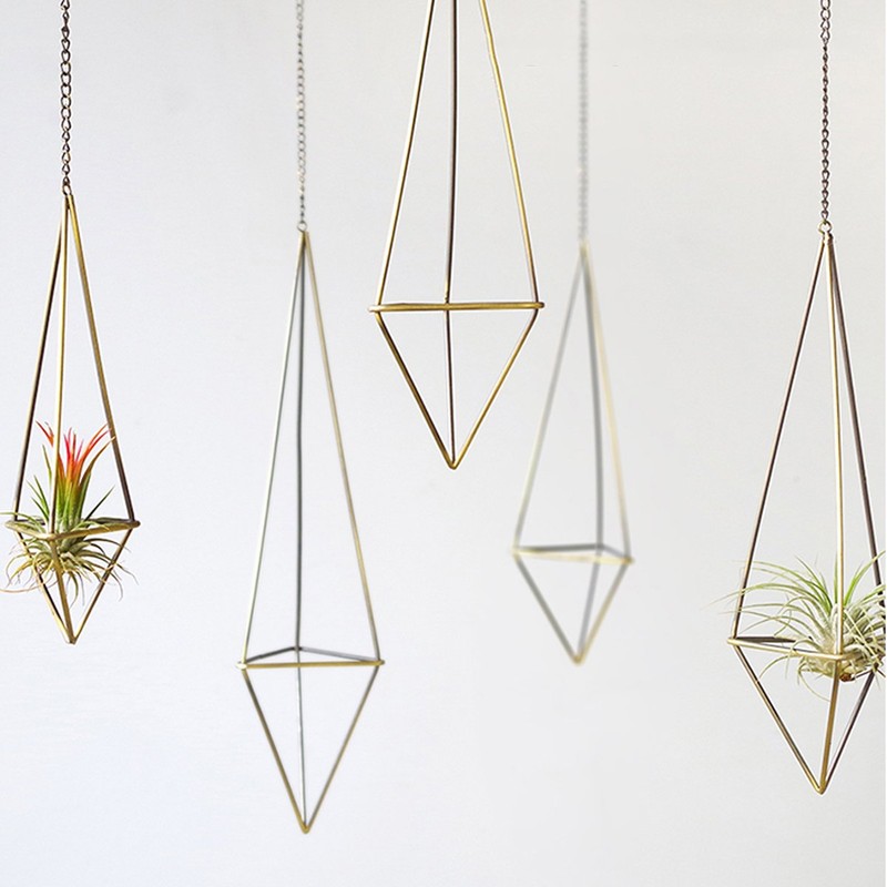 3 Pcs Rustic Style Hanging Triangle Pyramid Shape Metal Air