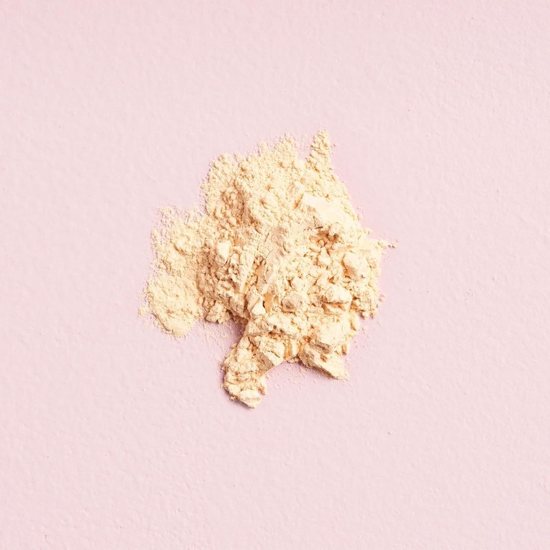W7 Banana Dreams Loose Setting Powder - Weightless Yellow Blurring