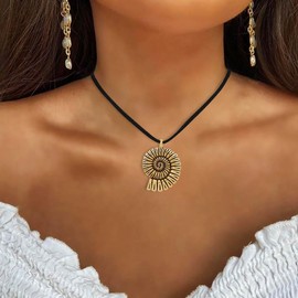 ALRNBY Gold Sea Shell Necklace for Women Dainty Big Boho Conch Pendant Necklace Leather Choker Necklace Trendy Jewelry Gift