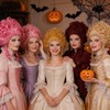 Women Short Vintage Beehive Queen Wig Curly Wig Halloween Party