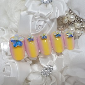 Yellow Grass Flower Swirl Handmade Nail Tips - Short Oval / 옐로우그라꽃스왈 수제네일팁 - 숏오발