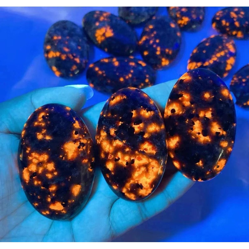 2025HOT! Yooperlite Palmstone UV Reactive Fluorescent Glowing Fire Rocks Stone