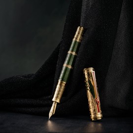 HONG DIAN Hongdian D5 Qin Dynasty Fountain Pen Green Gold, Extra Fine Nib Piston Filling Pen, Retro Chinese Totem Engraving Smooth Writing Pen with Pen Box Set