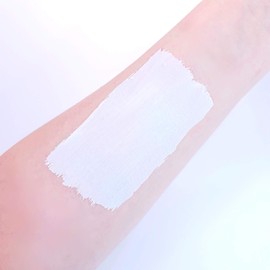 Moon Creations - Professional water-activated face paint - white