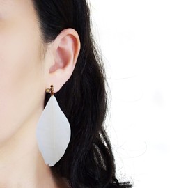 Women's Non-Hole Earrings, Popular, Painless, Gold, Looks Like Earrings, Feathers, White, Pink, Feathers, Swaying, Lightweight, Black, Black, Gold, Large, Non-Hole Earrings, Resin Earrings, Miyabi