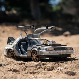 Jada Toys - Time Machine - Back to The Future 3 Model Car Metal 1:24 Opening Doors LED Light Version with Brown Rims, 20 cm, Silver