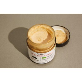 Pure bee honey, honey with natural bee pollen and royal jelly. Intense taste of forest honey with floral pollen nuances and the strength of royal jelly. Handmade in Spain.