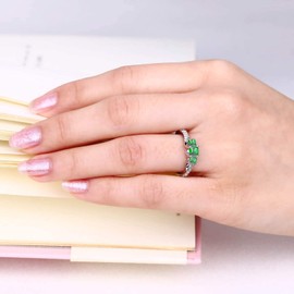 YL Engagement Ring 925 Sterling Silver Princess cut May Birthstone Simulated Emerald 3 Stone Wedding Ring for Women Bride(SizeM)
