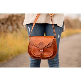 Gusti Small Leather Shoulder Bag Leather Evelyn Women's Handbag Shoulder Bag Buckle Closure Brown Round