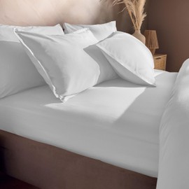 Silentnight Washed Cotton Rich Fitted Sheet - Soft Stylish Linen-Look Comfortable Bottom Sheet - Deep Fit with Elasticated Corners - Breathable Fabric Machine Washable, King Bed Mattress, White