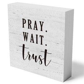 mmiishe Pray Wait Trust Christian Wooden Box Sign Decorative Farmhouse Scripture Wood Box Sign Home Decor Rustic Square Desk Decor Sign for Shelf 5 x 5 Inches