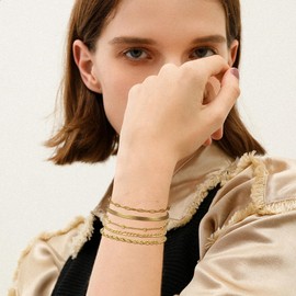 Dainty Gold Women Chain Bracelets - 18K Gold Plated Layered Bracelets Set for Women, Stainless Steel Stackable Figaro Cuban Paperclip Snack Link Chain, Adjustable Women Bracelet Gift(5Pcs,Gold)