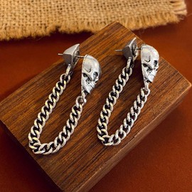 Wendalern Gothic Skull Chain Earrings Silver Chain Tassel Dangle Skeleton Earrings Vintage Ghost Skull Stud Earrings Sugar Skulls Statement Earrings Y2k Jewelry for Women and Girls