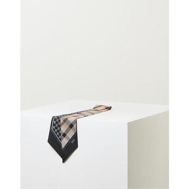 Daks (신세계강남점)DCSC3F121N2 SILK 100%네이비 체크프린트 쁘띠 실크스카프 (Shinsegae Gangnam) DCSC3F121N2 SILK 100% Navy Check Print Petit Silk Scarf