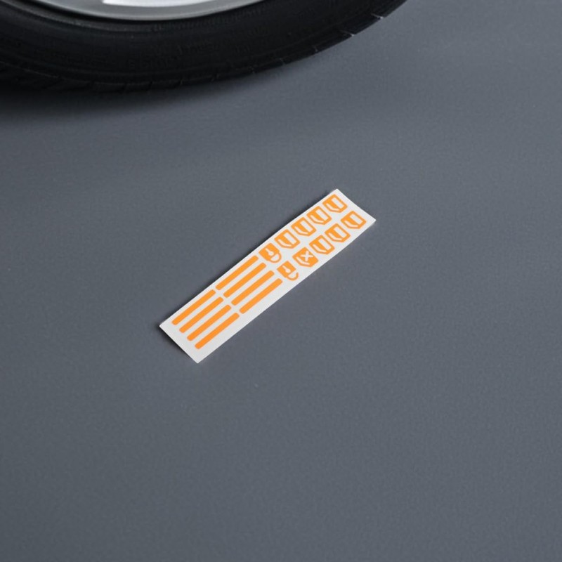Mikinona 2pcs Car Window Stickers Glow in The Dark Decorative